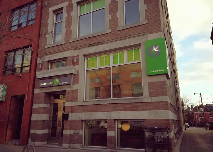 Planet TravelerHostel